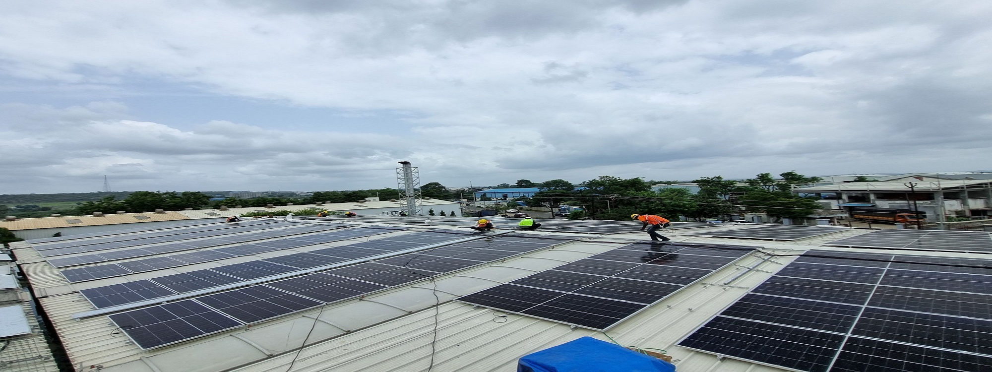 48-Panel Smart Hybrid Array Installation